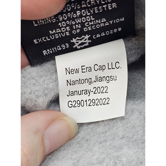 New York Giants Beanie Knit Youth Team Apparel Official NFL Removable Pom Pom - Picture 5 of 7